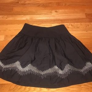 Gap skirt